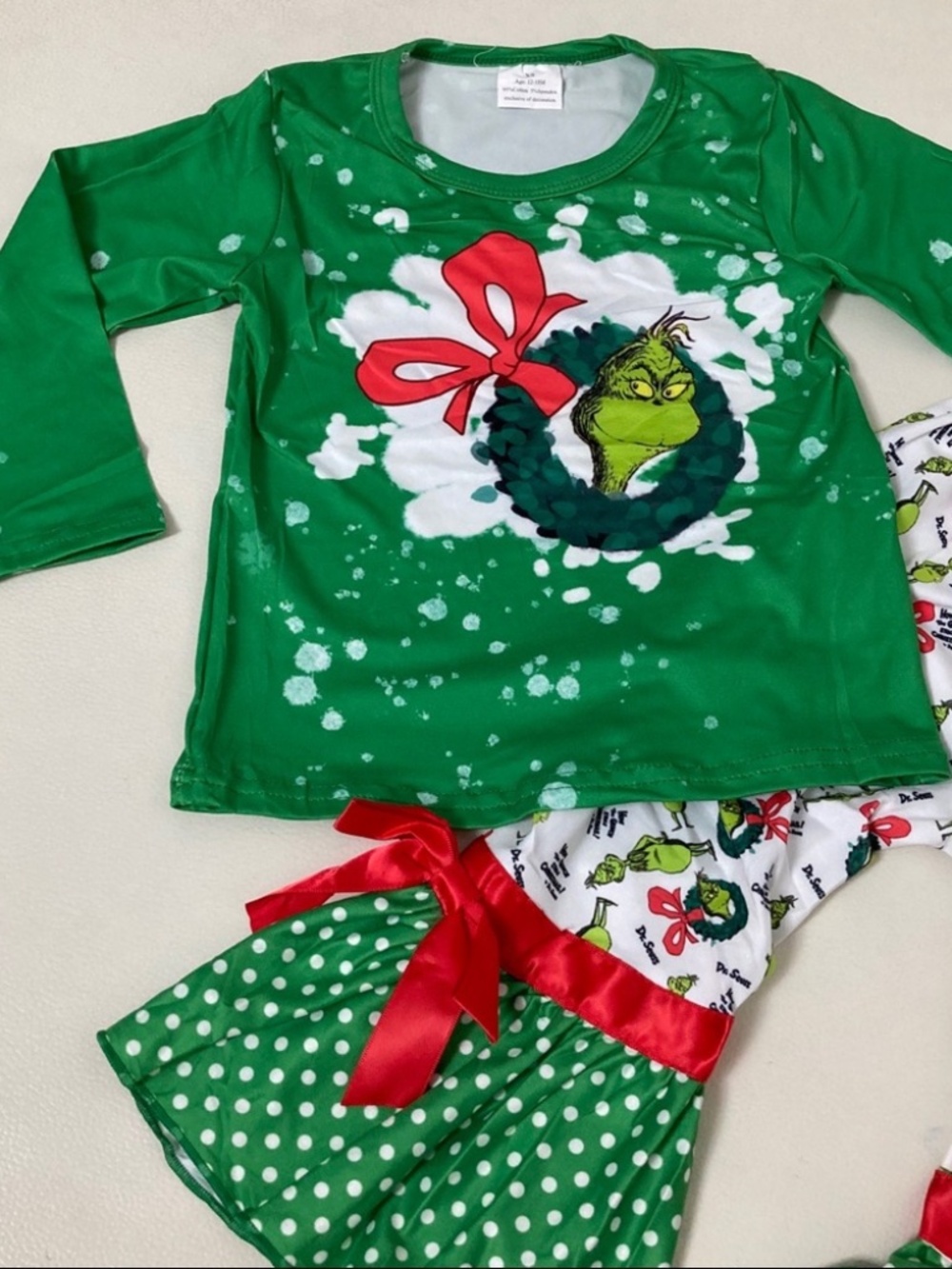 Boutique Christmas 🎄 Grinch cute bow pants long sleeve top set - Picture 6 of 7